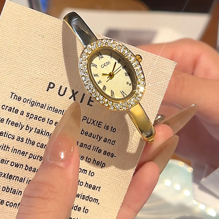 

2025 New Arrival Women's Luxury Vintage Diamond-Studded Fashion Bathtub Bracelet Watch Premium Compact High-Quality Gold Label