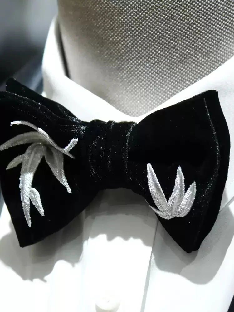 gravata-borboleta-de-veludo-dourada-e-prateada-de-alta-qualidade-para-casamento-e-ocasioes-especiais-–-acessorio-de-moda-masculina
