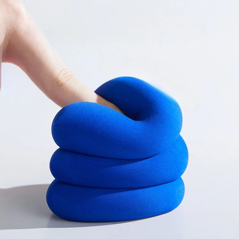 Klein azul maquiagem esponja liquidificador premium macio cosméticos beleza ovo fundação ferramenta aplicação rosto puff