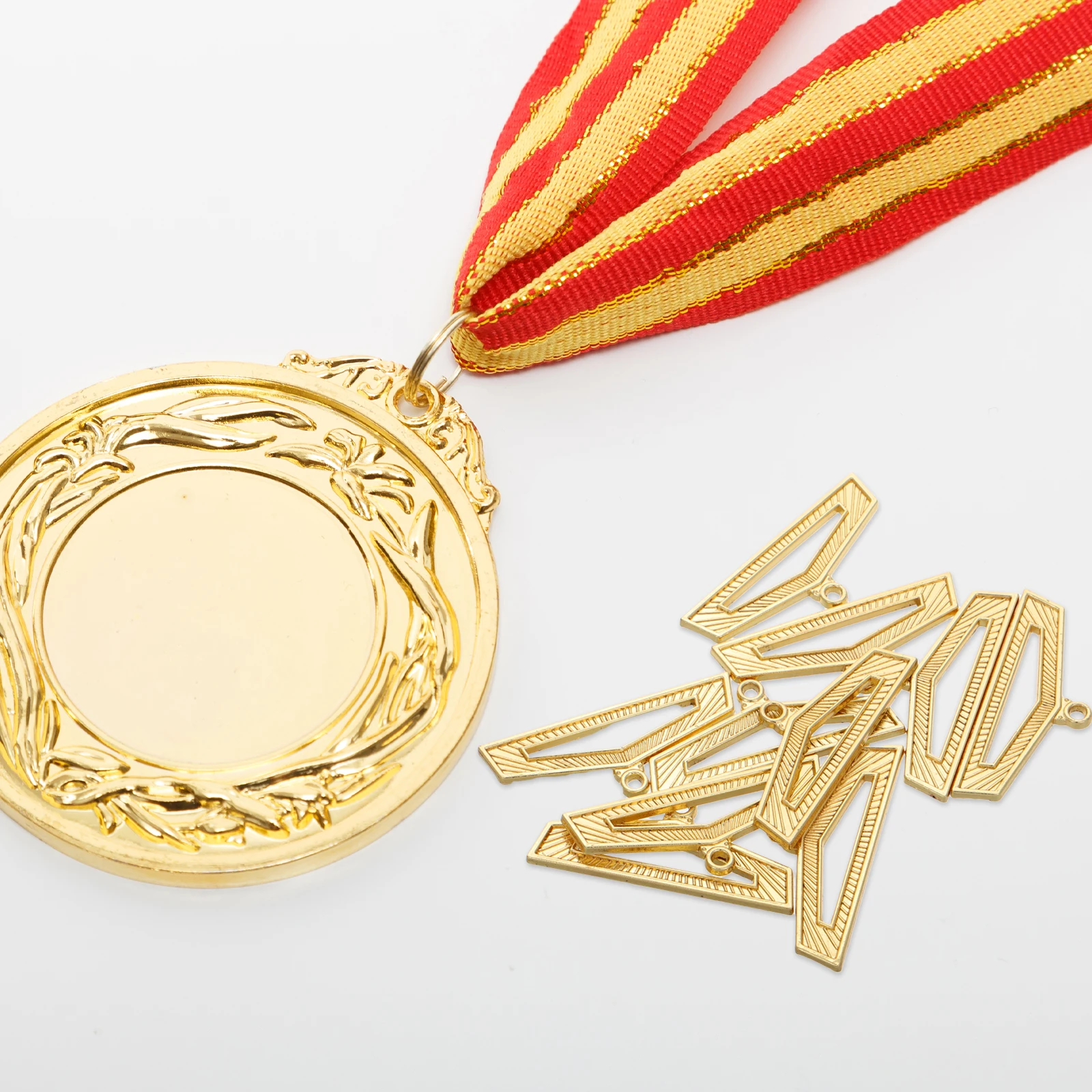 

10 Pcs Sports Medal Clasp Hangers Display Holder Chinese Knot Brackets Square for Medals