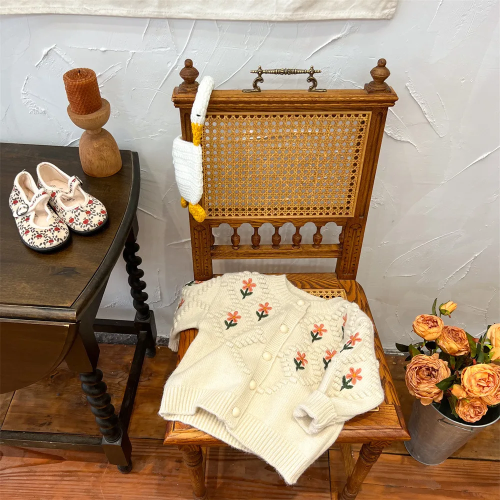 عيد الميلاد الأحمر الاطفال البلوزات معاطف خريف شتاء 2022 الأزهار التطريز الفتيات سترة مشغولة من الصوف سميكة الدافئة ملابس خارجية