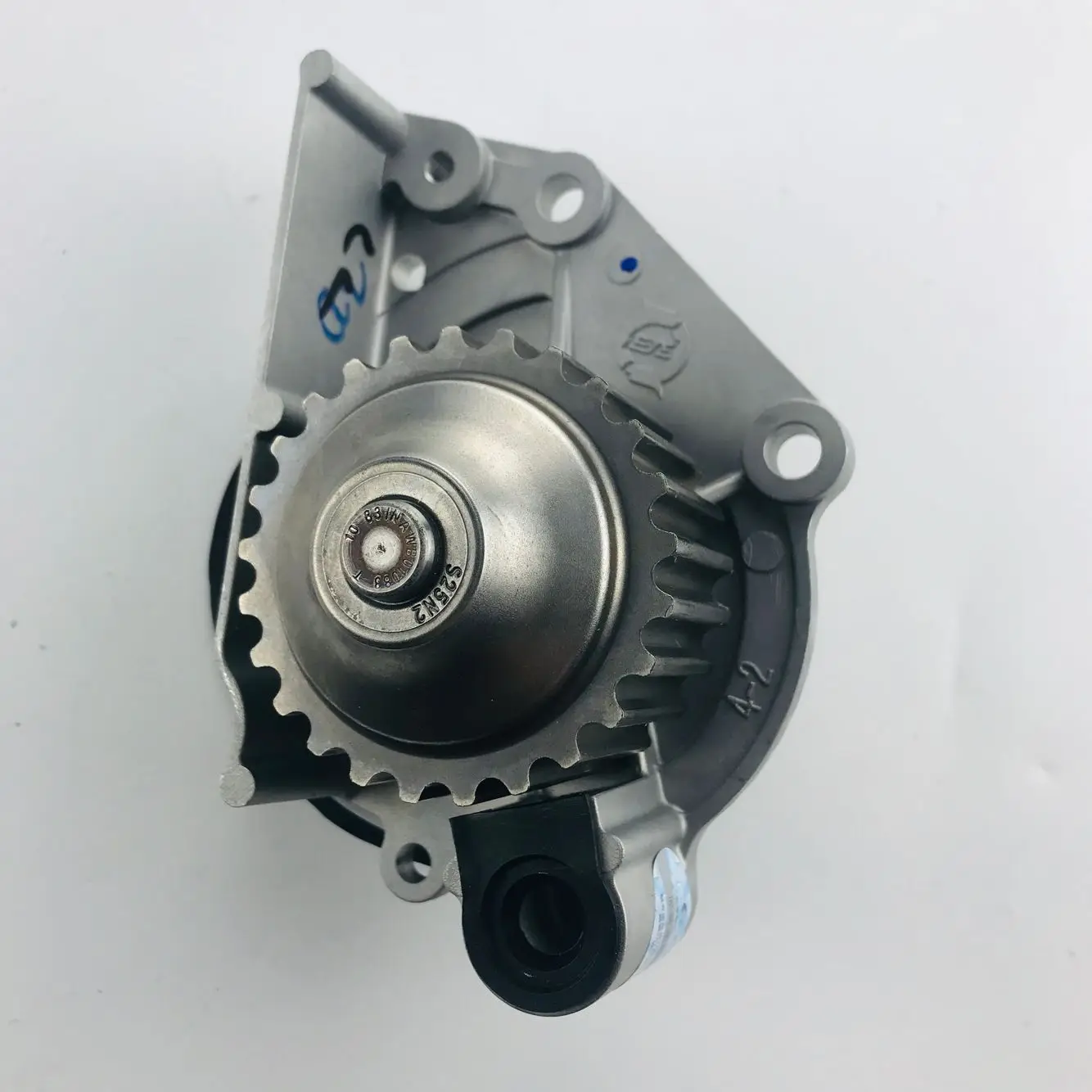 Engine Water Pump Assembly Cooling Water Pump for SAIC ROEWE 750 MG7 1.8T Water Pump Assembly