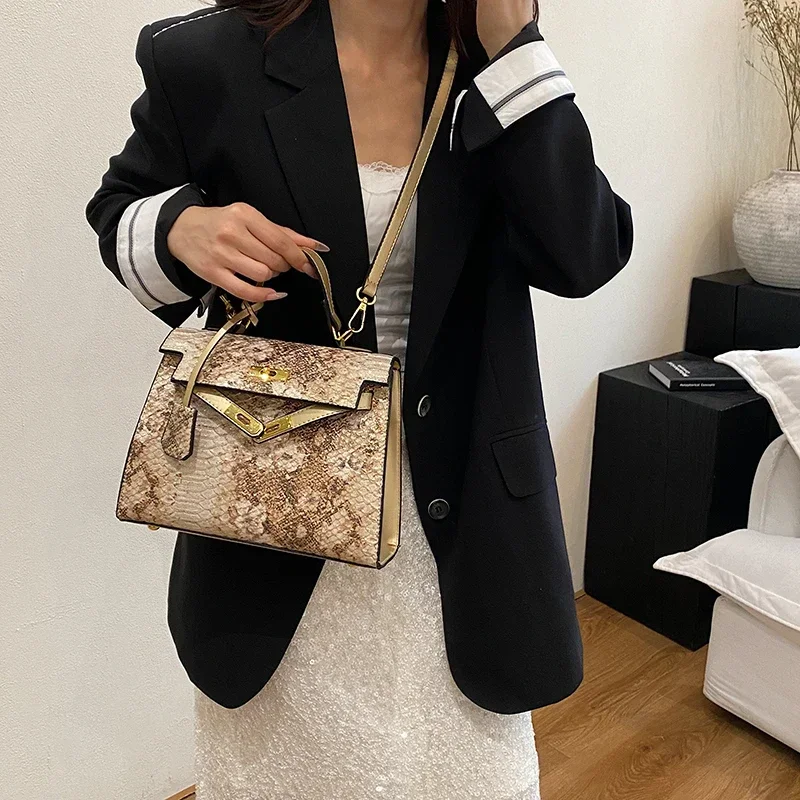 

Women's Luxury Leather Classic Crossbody Bag Elegant Shoulder Handbag Designer Tote For Everyday Outfits