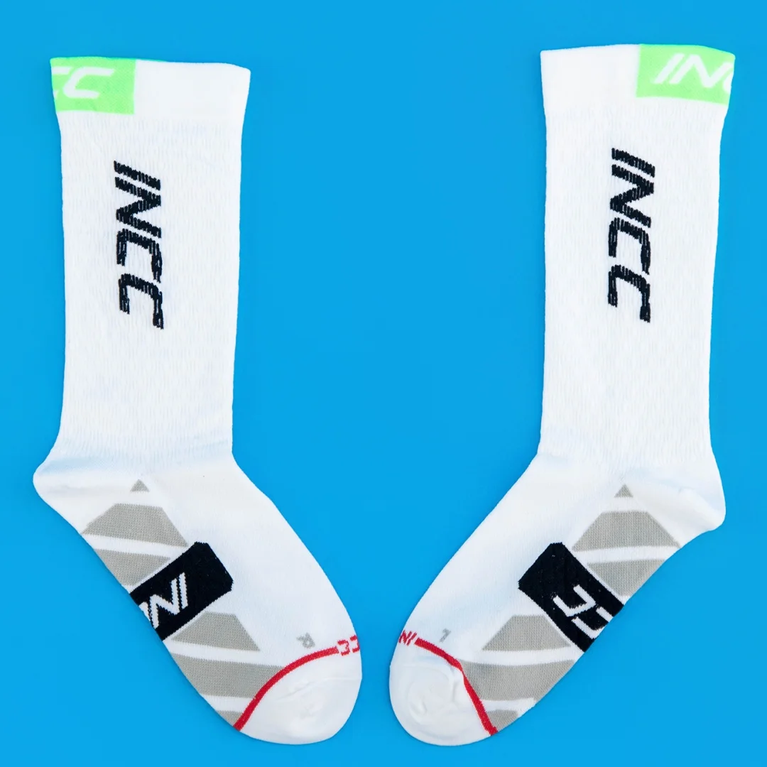 レターパターンの高伸縮性通気性コンフォートスポーツソックス 2 足パック、サイクリングやスポーツに最適