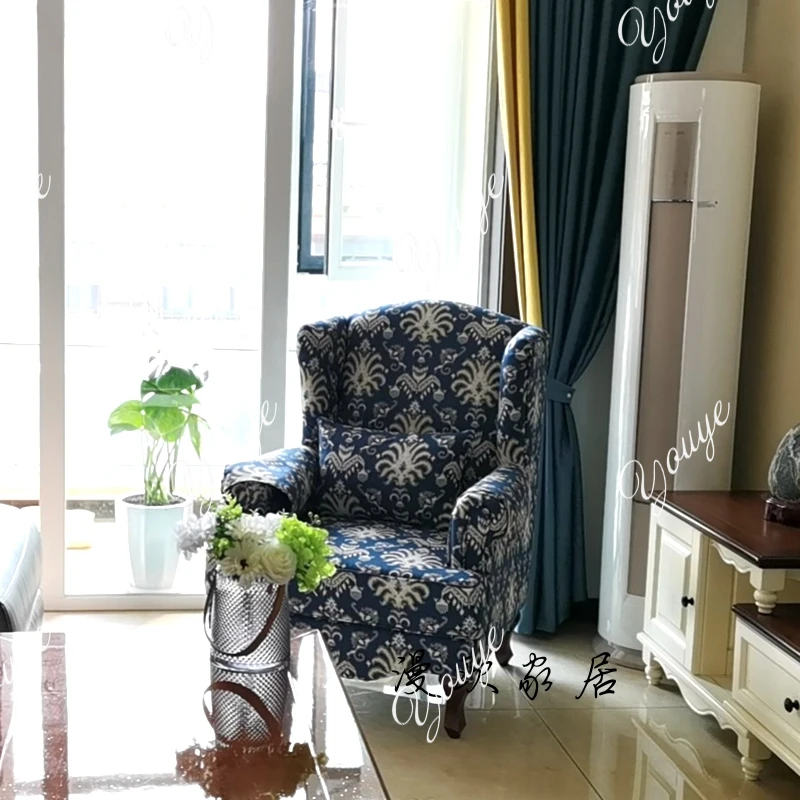 Amerikanischer Stoffstuhl mit hoher Rückenlehne, Schlafzimmer, Freizeit, Einzelsofa, heller Luxus, blaue Blume, kleines Apartment-Wohnzimmer