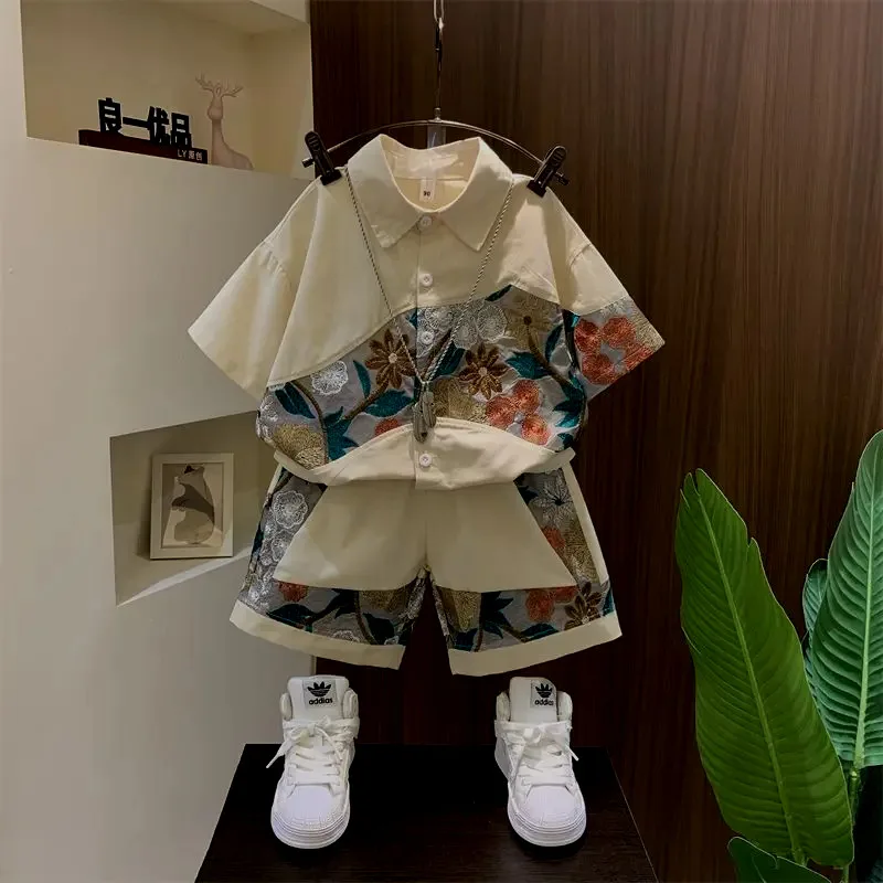 

Летние костюмы для мальчиков, рубашка на пуговицах с короткими рукавами, шорты из двух предметов, новинка 2025 года, модные красивые комплекты с цветочной вышивкой в Китае