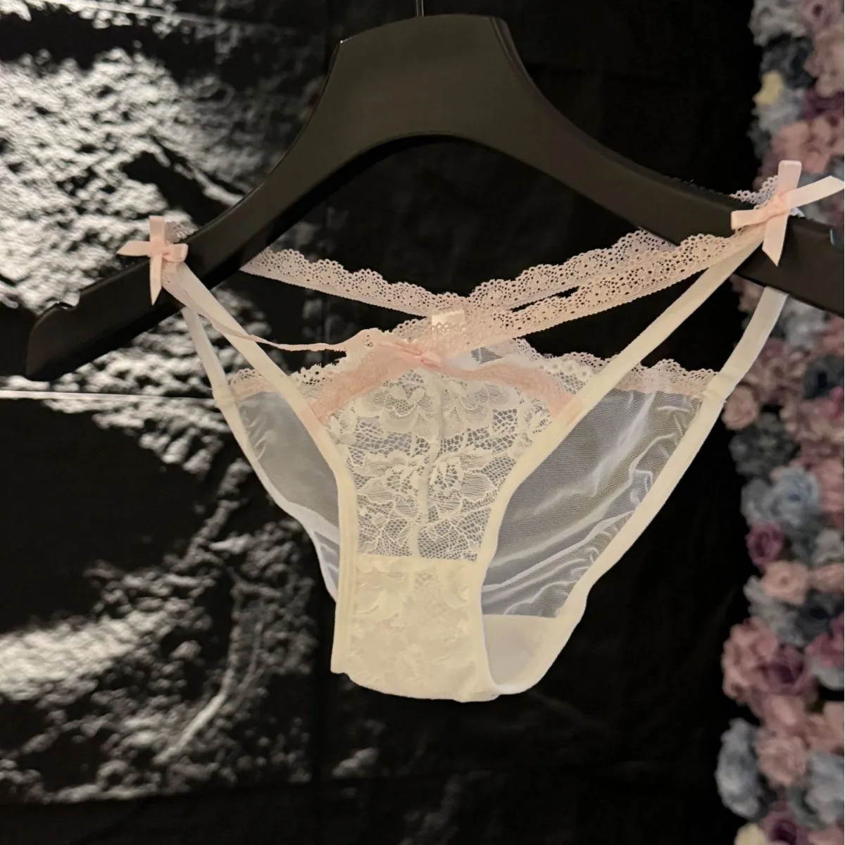 إغراء مقوس دانتيل زهرة السروال المرأة رقيقة الأشرطة عبر حزام شبكة الجوف خارج سراويل لينة القطن المنشعب ملخصات الملابس الداخلية