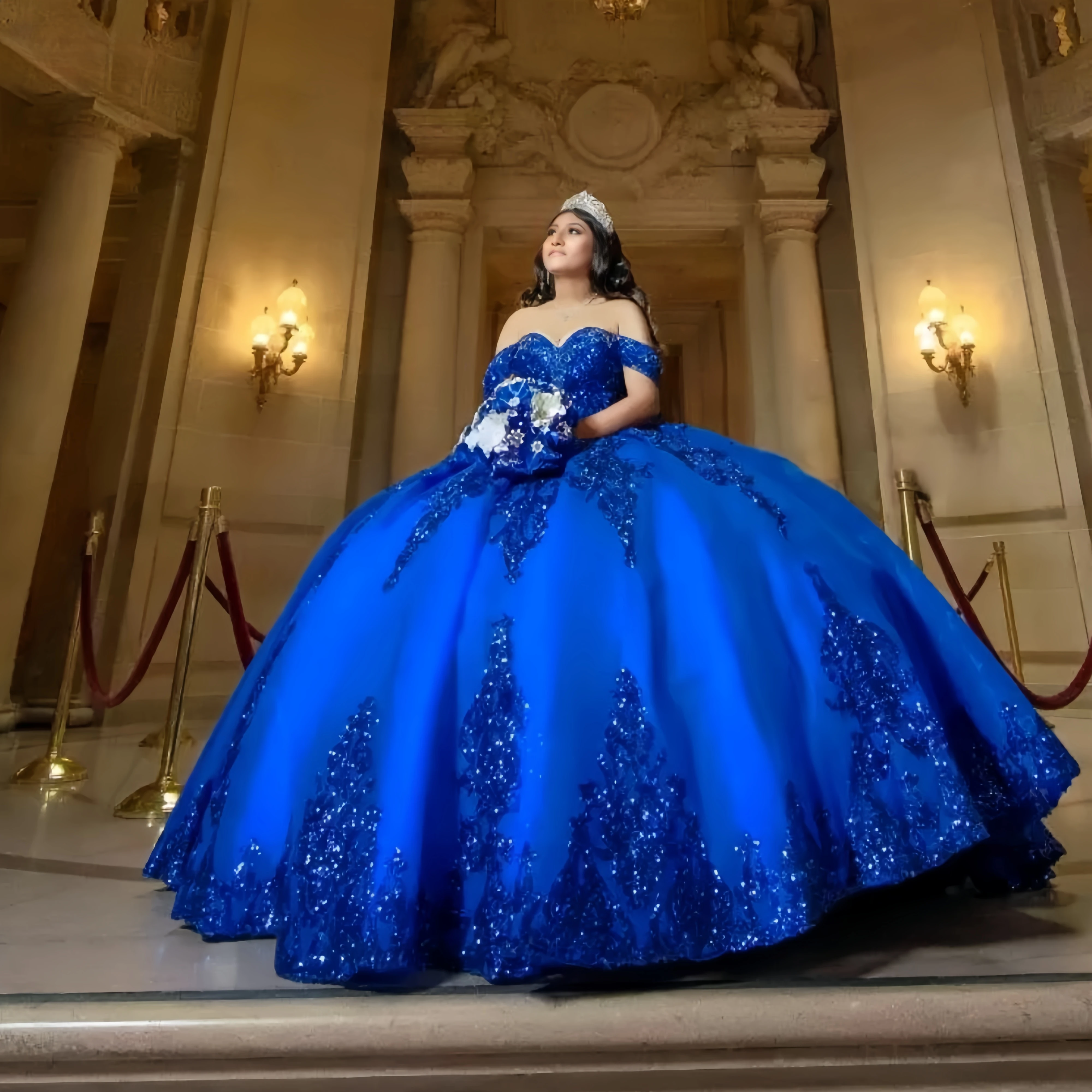 robe de mariée Customized Royal Blue Quinceanera Dress Ball Gown Appliquéd Lace Beaded Tiered Corset Sweet 16 Vestidos De 15