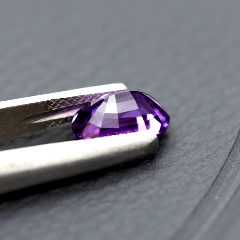 Saphir cultivé en laboratoire de couleur bleu violacé de forme ovale, vente en gros pour bricolage, breloques, bague, collier, boucles d'oreilles, certificat de fabrication de bijoux