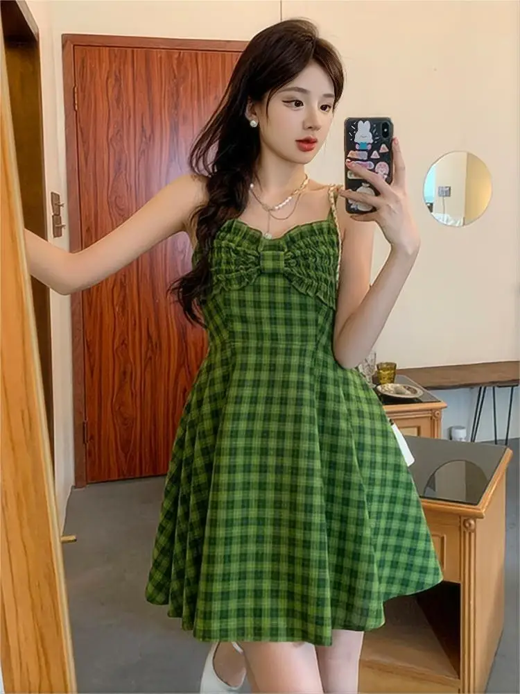 Nuomici quente menina sexy chique verde xadrez suspender vestido feminino 2025 verão nova cintura arco roupas femininas adequado para data de viagem