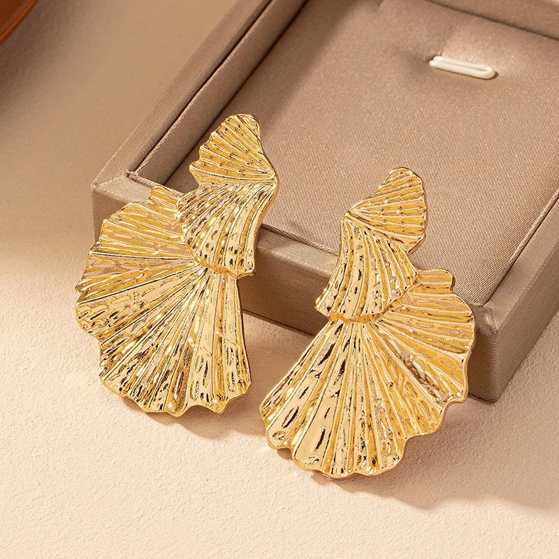 Geometric Ginkgo Minimalist Leaf Metal Stud Earrings For Women Holiday Party OL Gift Fashion Jewelry Ear Accessories CE149