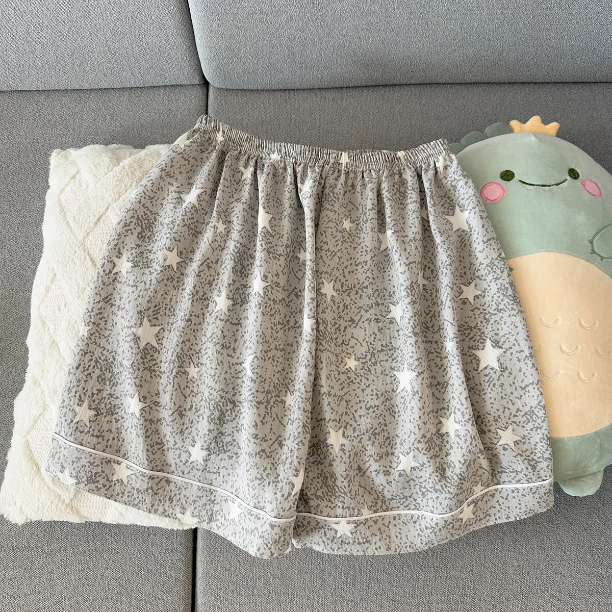 Women's Summer Pajamas, Thin Style with Star Pattern, Short-Sleeved Shorts, Sweet and Cute, Can Be Worn Outside in Summer, Two-Piece Home Wear Set 4
