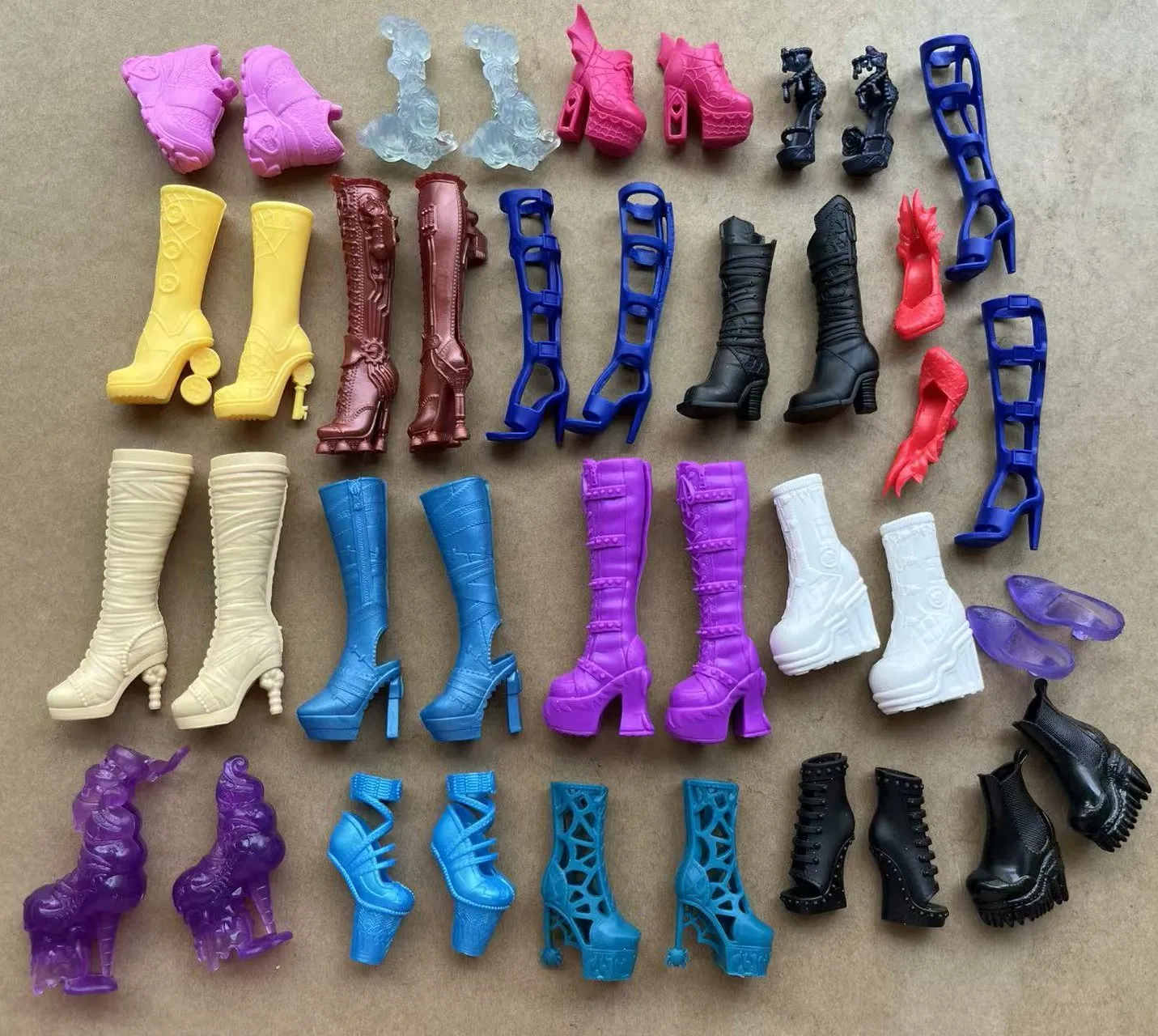 Botas e Sandálias para Bonecas Monstro 1/6, Sapatos Originais para Bonecas, Acessórios de Brinquedo com Personalidade Única para Figuras Colecionáveis