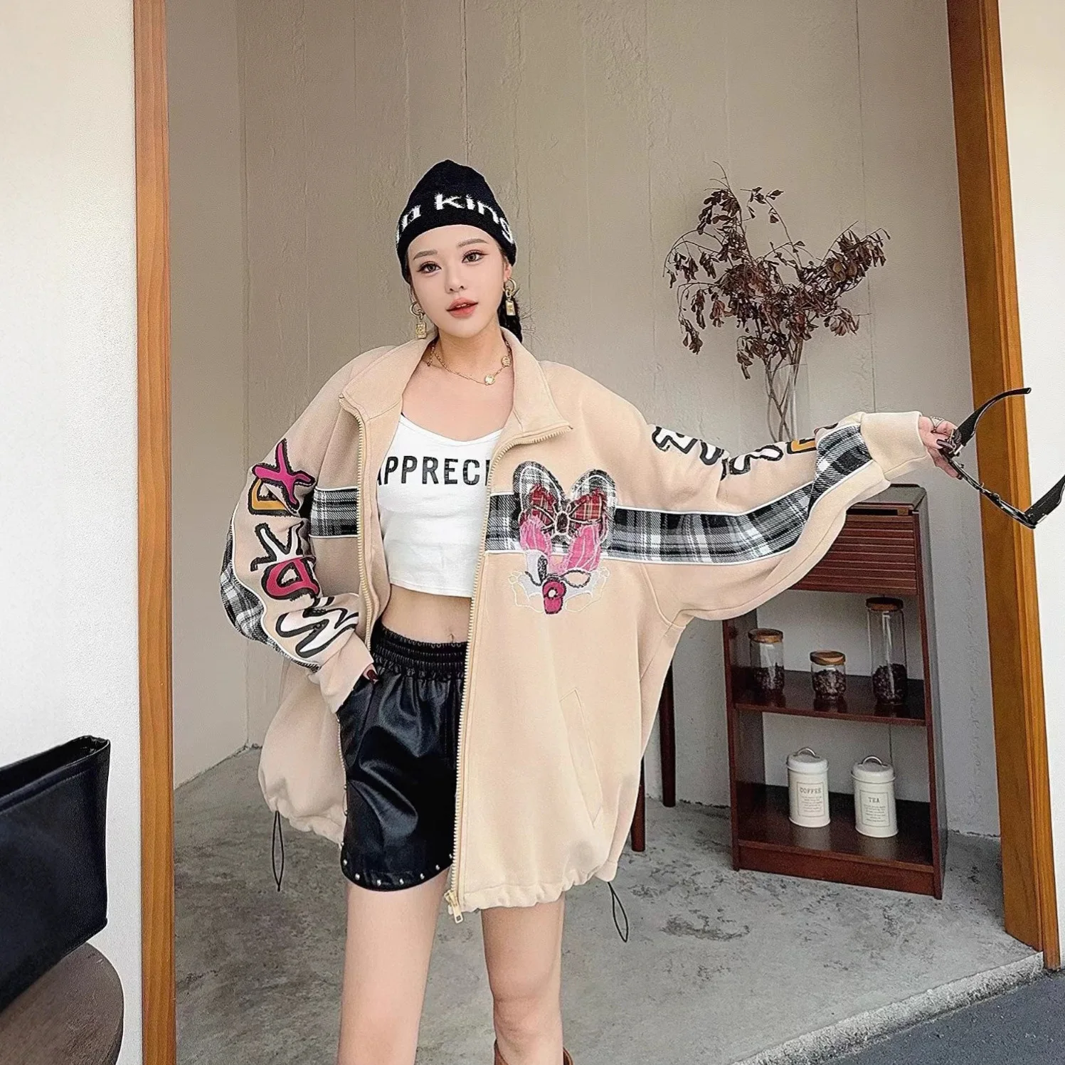 

Таиланд Chaopai, осень 2023, новый свободный свитер среднего и длинного размера с большим мультяшным воротником-стойкой для тяжелой промышленности, пальто