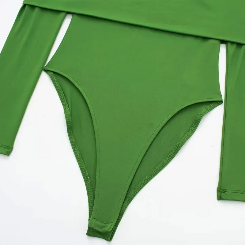 Bodysuit ombro fora TRAF feminino, lingerie de corpo sem costas, manga longa sexy, tanga de corte alto, verde e branco, preto e branco