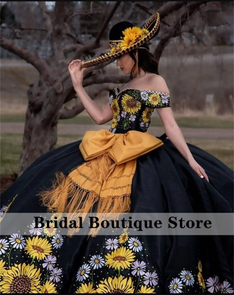 Luxury Embroidery Ball Gown Quinceanera Dresses 2024 Off Shoulder Mexican Sweet 16 Dresses Vestidos De 15 Años Customized