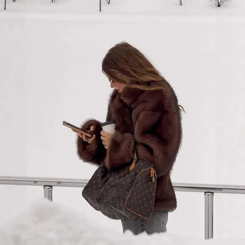 Women's Fashion Faux Fur Coat Super Hot Autumn Winter Women Short Faux Fox Fur Fluffy Jacket High Quality Ladies Furry Coats