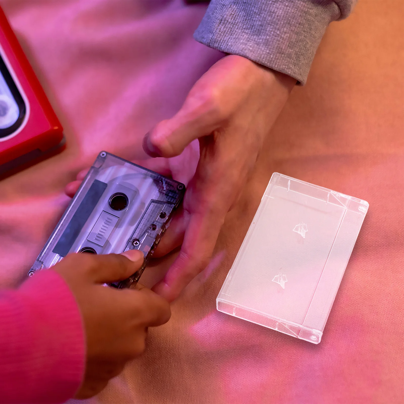 

2Pcs Magnetic Tape Storage Box Transparent Cassette Organizer Clear Plastic Dustproof Container for Music Cassettes Collection