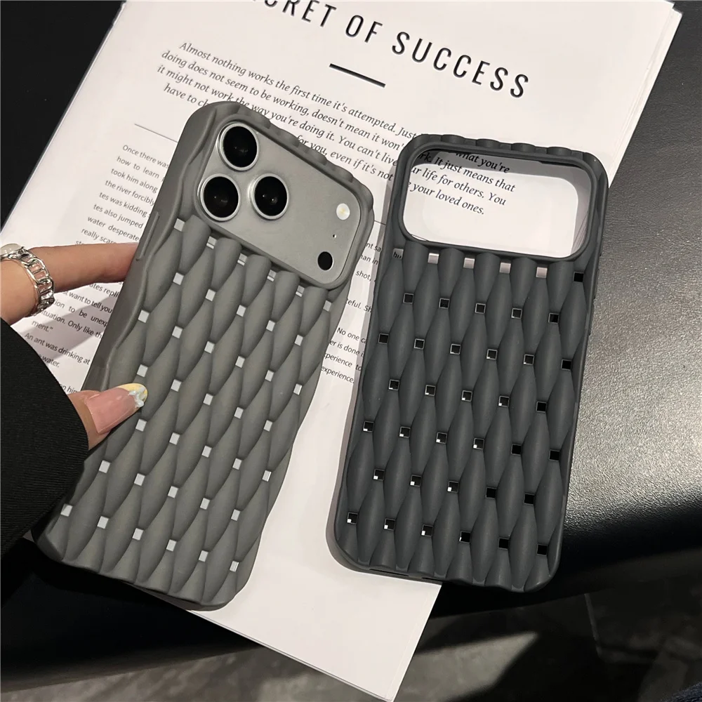 

Cute Soft Silicone Honeycomb Heat Dissipation Phone Case For iPhone 17 16 15 Pro Breathable Cooling Cover for 17Pro Max