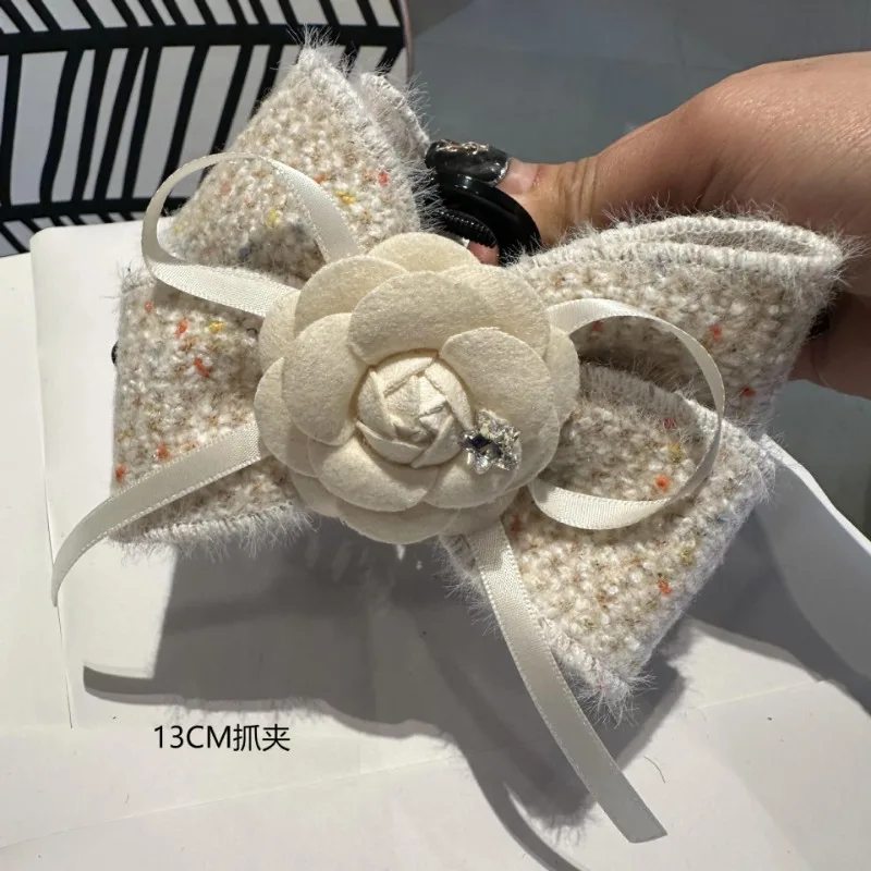 

Korean Fabric Camellia Flower Hair Claw Elegant Cloth Art Shark Clip Hair Clips Headwear High-end Hair Accessories for Women