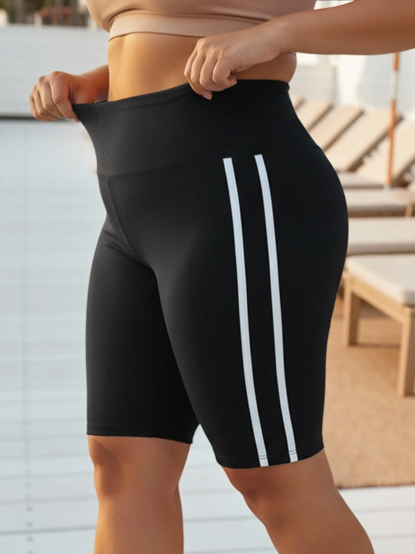 Damen Skinny Baselayer-Shorts in Übergröße mit Doppelseitigen Streifen, Dehnbare Slim-Fit Radlerhose, Lässige Alltags-Yoga-Shorts – Detail 9