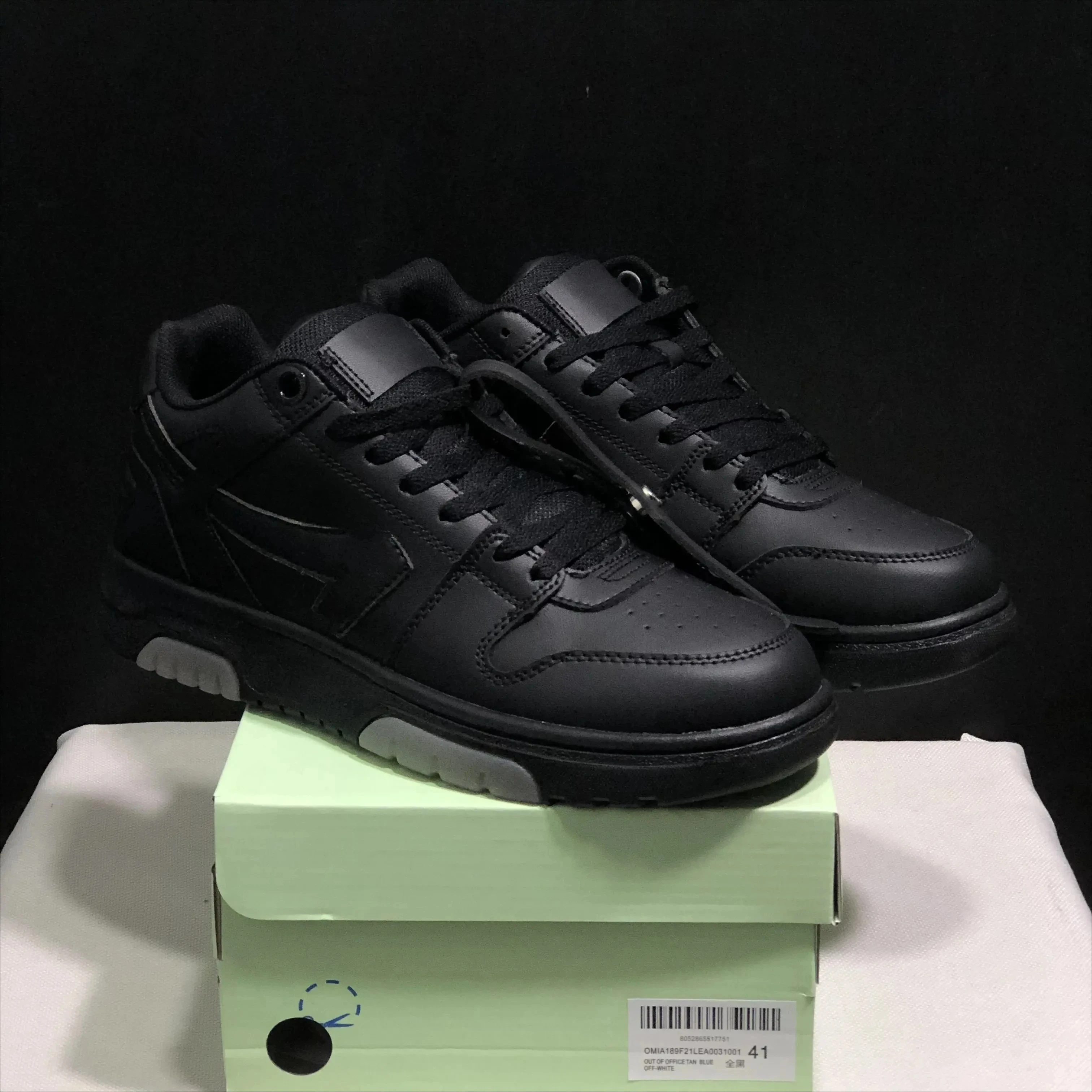 

2025 New Comfortable White Running Sneakers, Unisex Arrow Couple Shoes, Vintage Casual Style