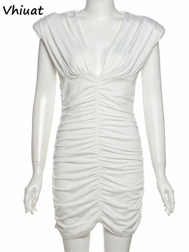 Vhiuat فستان نسائي مثير بفتحة منخفضة ورقبة على شكل V للنوادي الليلية والحفلات المسائية فستان صيفي ضيق مكشكش أسود أنيق موضة فستان قصير 2025