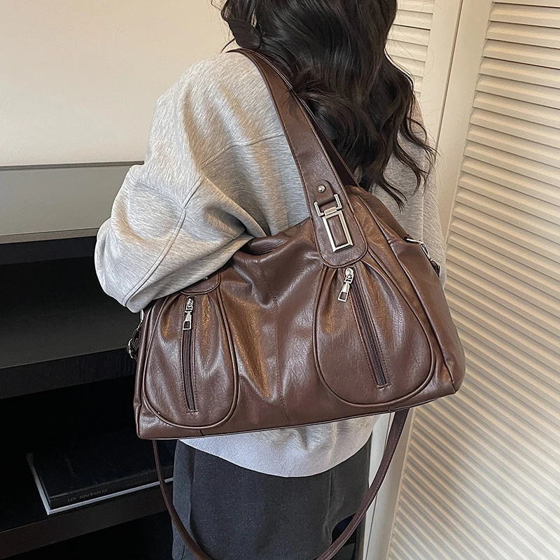 

Женская сумка через плечо из искусственной кожи с драпировкой, металлической пряжкой, регулируемым ремнем, в стиле ретро Y2K, повседневная, для офиса, для шопинга, кроссбоди 2026