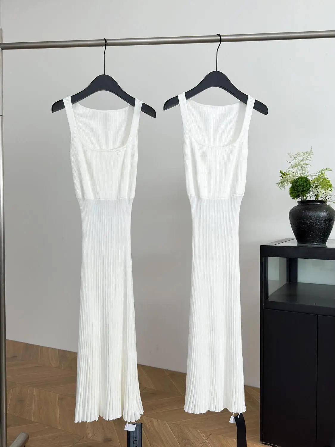 فستان دولامي الصيفي 2025 للنساء، فستان طويل محبوك نحيف ملفوف، فستان أنيق بياقة وطيات دقيقة، أسلوب عصري غير رسمي