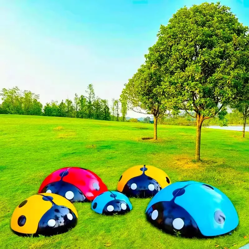 Outdoor simulation of seven star ladybug decoration garden garden FRP insect sculpture Sales office Park beetle landscape