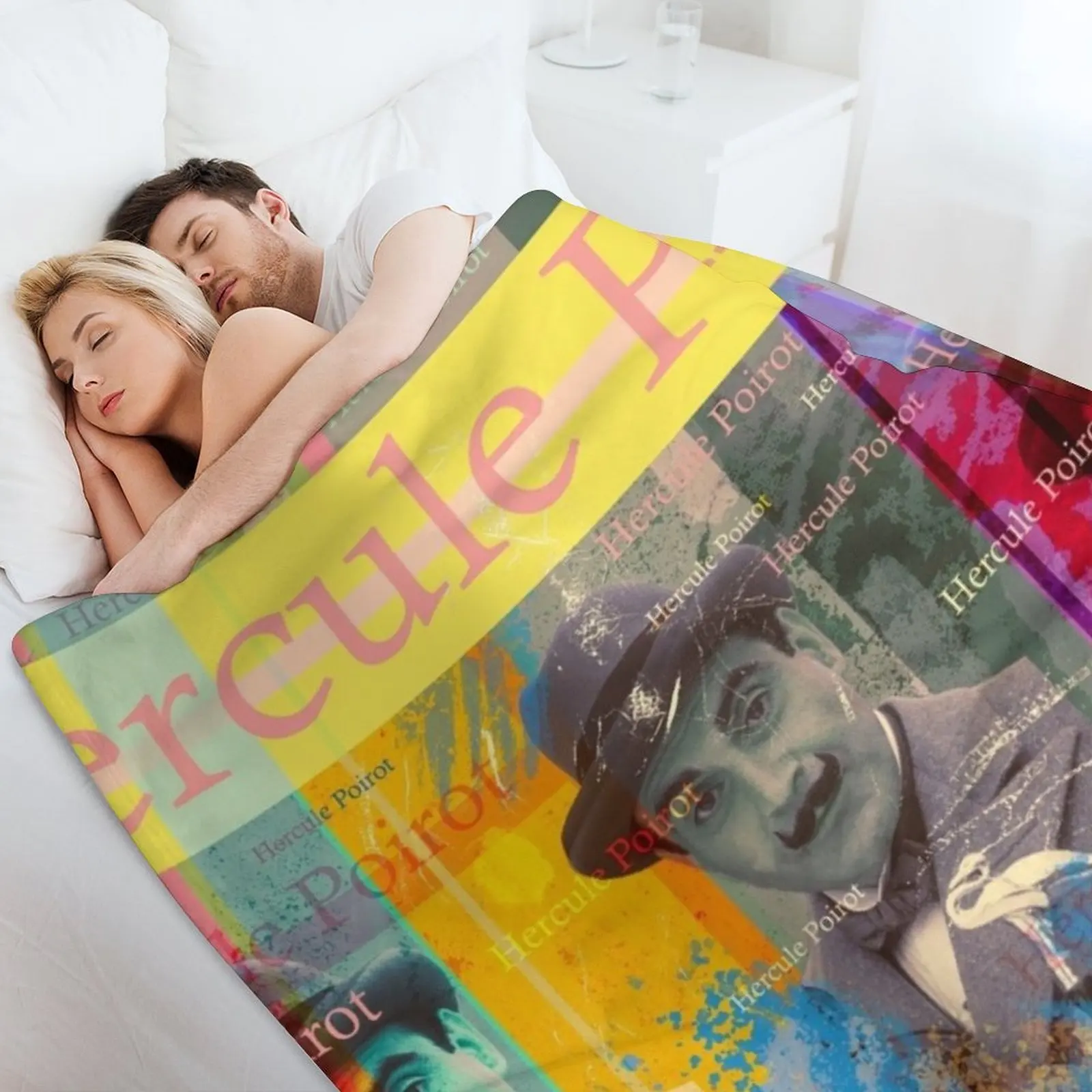 صورة Hercule Poirot، ملحق جمالي مع المباحث البلجيكي المعروف لمحبي السلسلة بطانية رمي #4