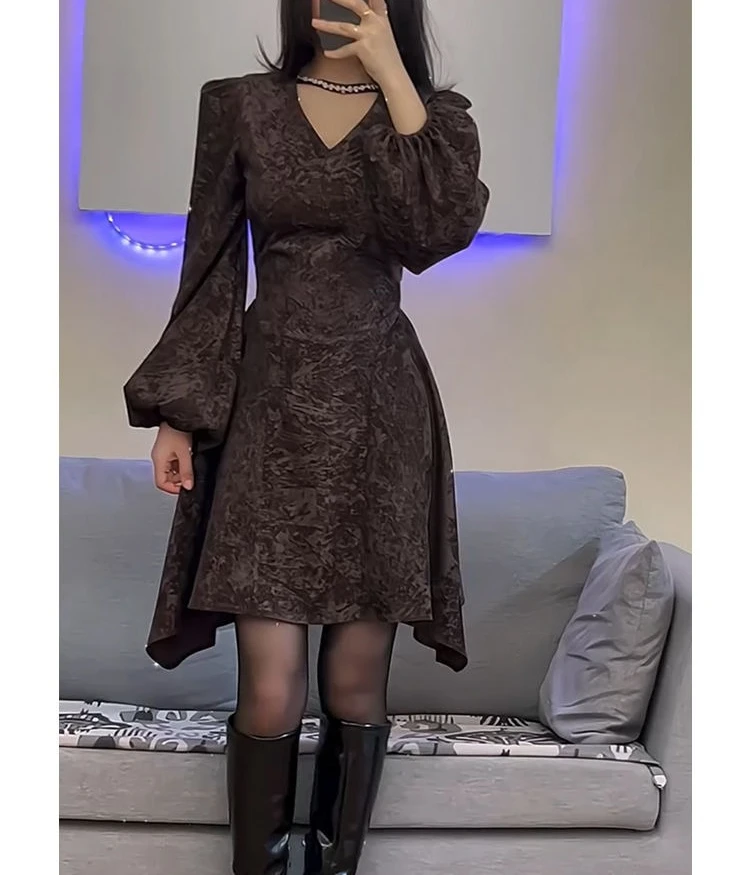 

Waist Slimming V-neck Dress for Women in The Spring of 2025 with A Solid Color Long Sleeved Short Skirt