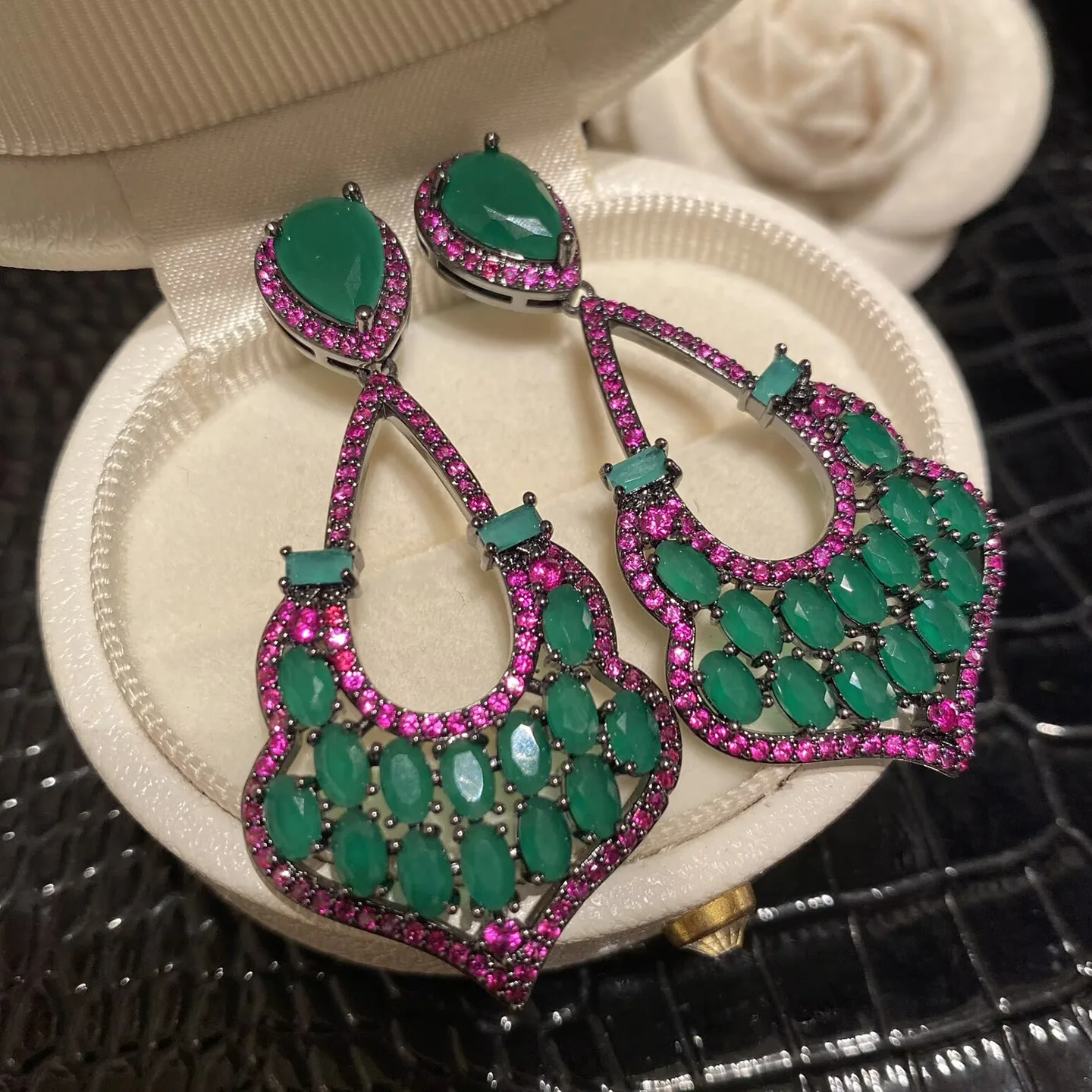 

Unique Hollow Sculpture Design Emerald Pink Statement Drop Earrings for women Evening Party Formal Occasion Jewelry