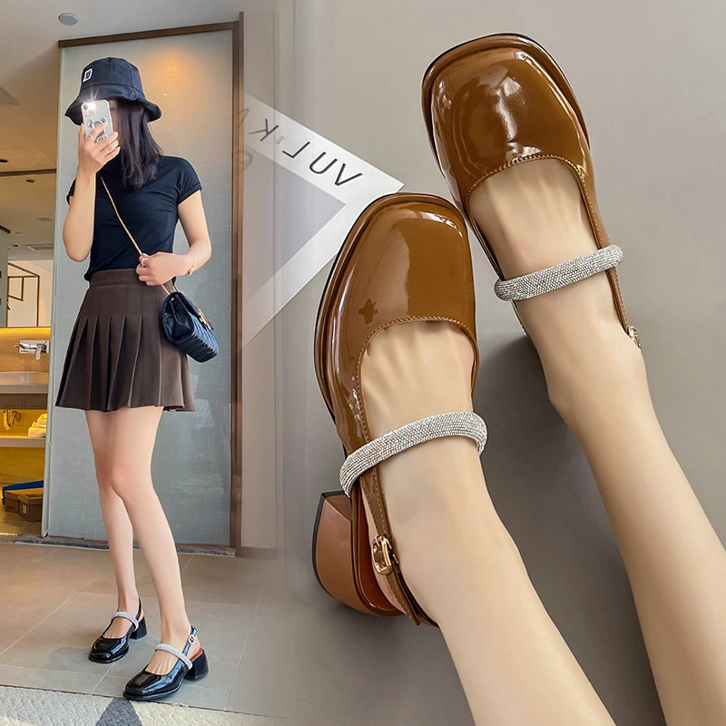 Women\'s 2024 Summer New Korean Fashion Square Headed Water Diamond One line with Thick Heels Mary Jane Baotou Sandals