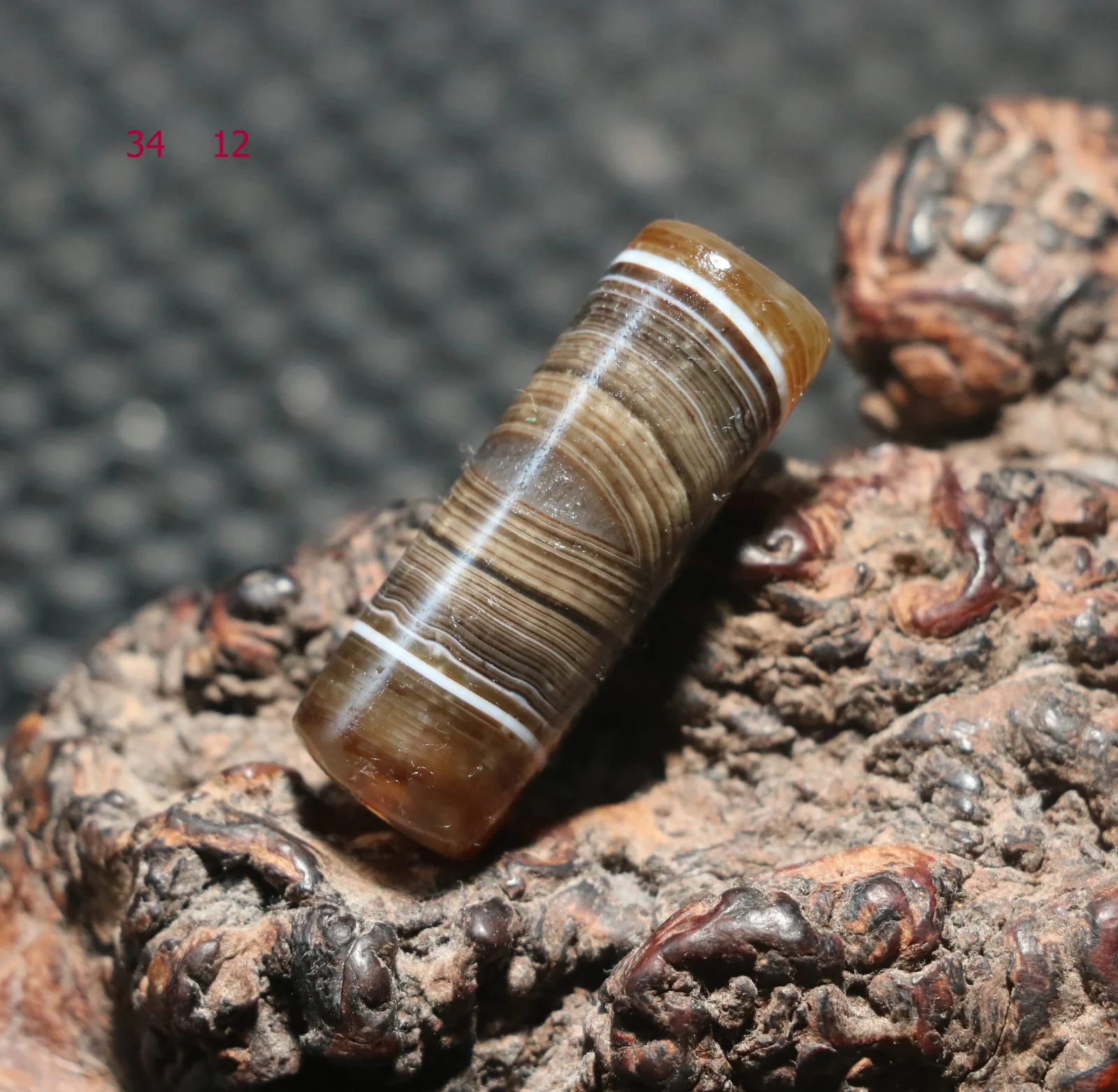

CONGXINZAI1005009037751106 Energy Tibetan Old Agate Natural Silkworm Lines Big Rich Symbol dZi Bead Pendant Gem Jewelry