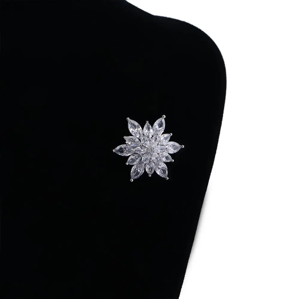 Sweater Shining Lady Snowflake Christmas Flower Fashion Accessories Women Jewelry Zircon Brooches Brooch Pins image 2