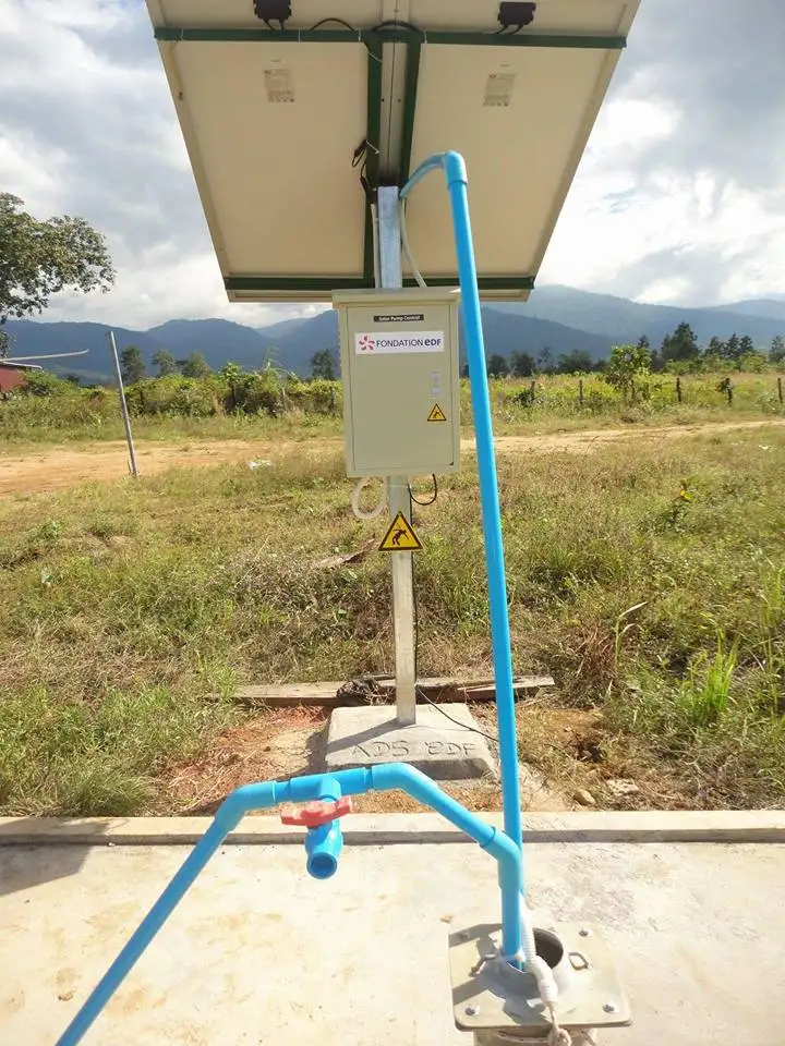 Máquina controladora de bombeo de agua solar de estructura compacta de fácil instalación portátil al por mayor