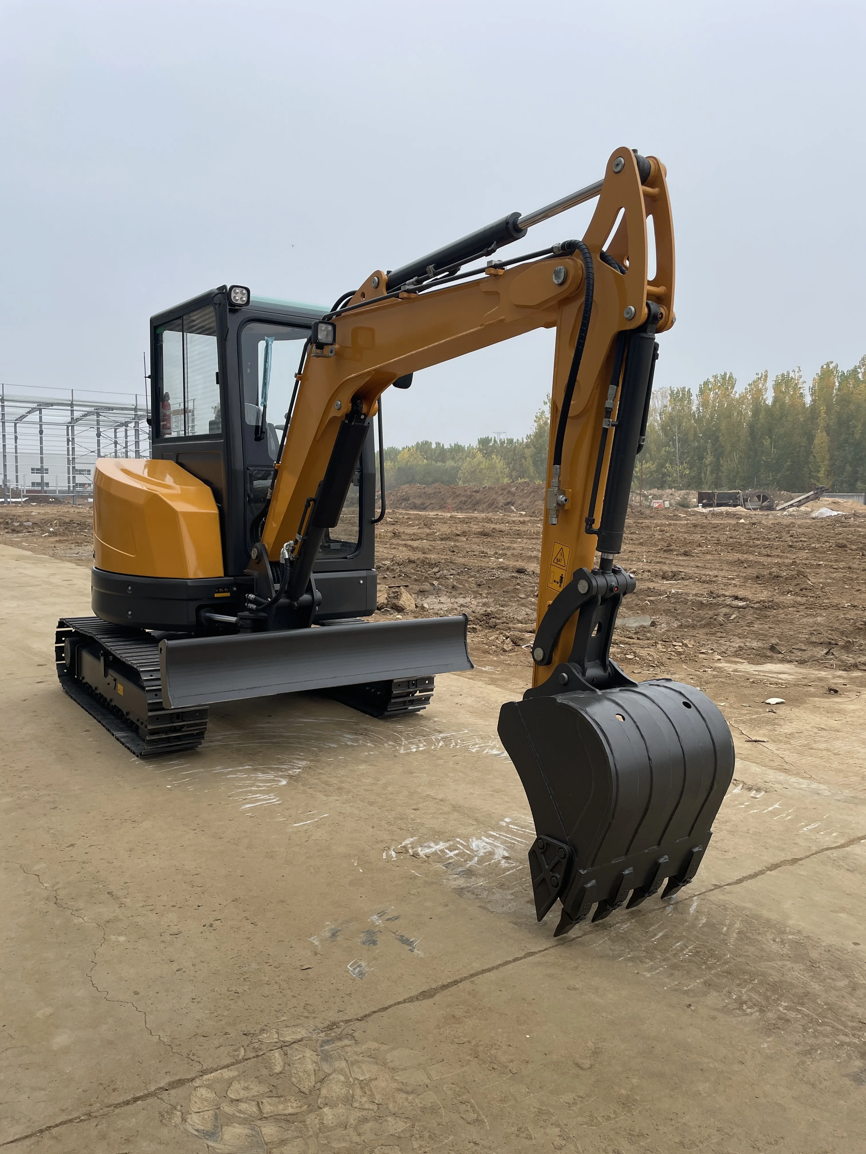 Excavator mini kompak multifungsi 4 ton untuk pertanian rumah tangga, excavator crawler pertanian, Pelle excavator