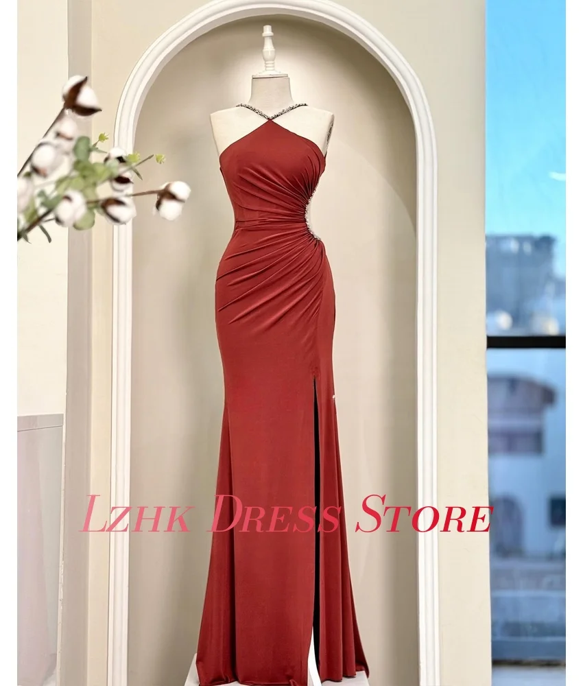 Maßgeschneidertes sexy Jersey-Meerjungfrau-Kristall-Abendkleid, Temperament, ärmellos, Neckholder, bodenlang, Promi-Kleider nach Maß