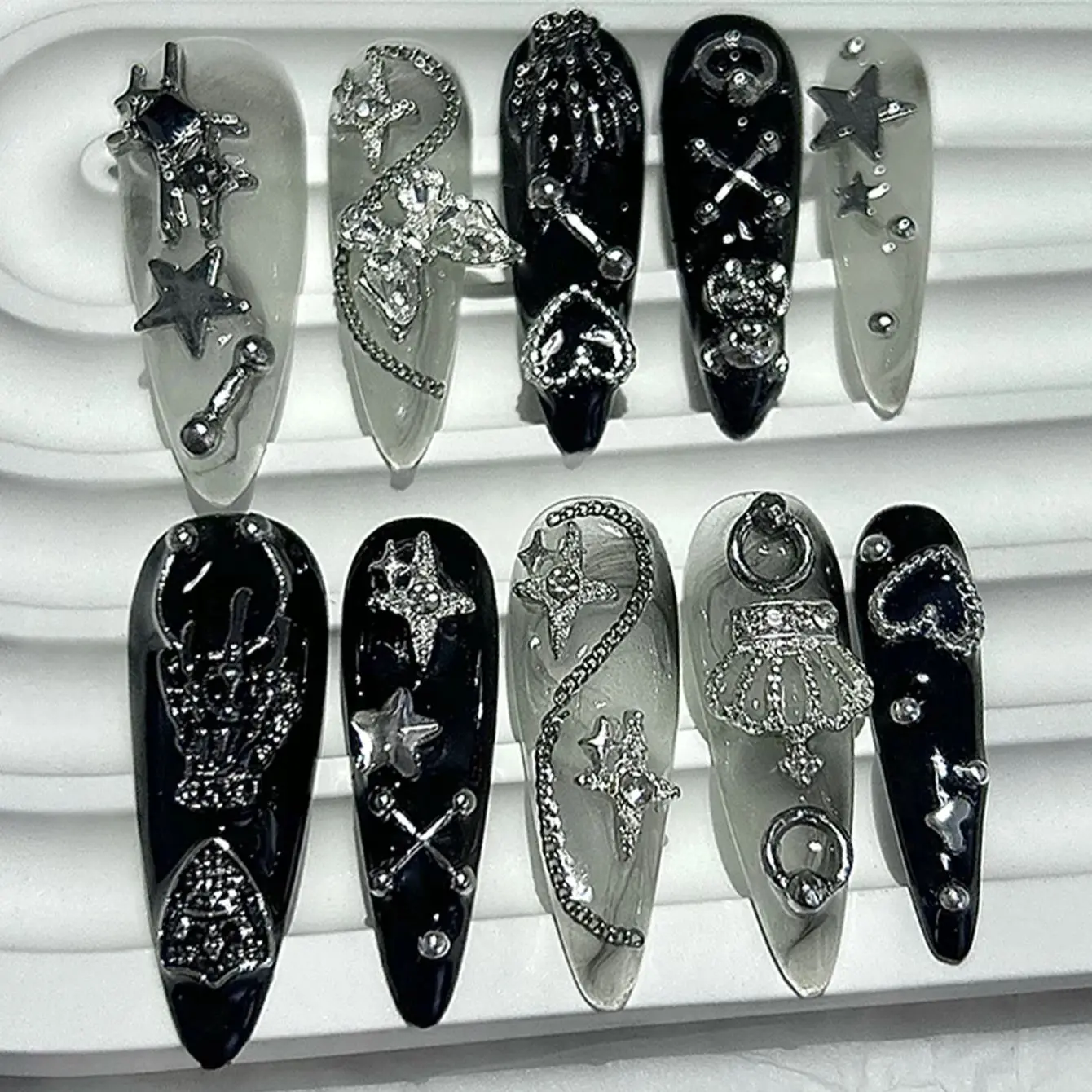 

Jirai Japanese Spice Girls Handmade Press On Nails Y2K Black White Long Tip Nail Art 3D Butterfly Star Crown Cool Fake Nails