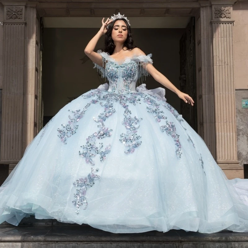 

Небесно-голубое блестящее бальное платье для выпускного вечера/квинсеаньеры с открытыми плечами, с пайетками, аппликациями, кружевом, бисером, кристаллами, корсетом и тюлем, для вечеринки/дня рождения