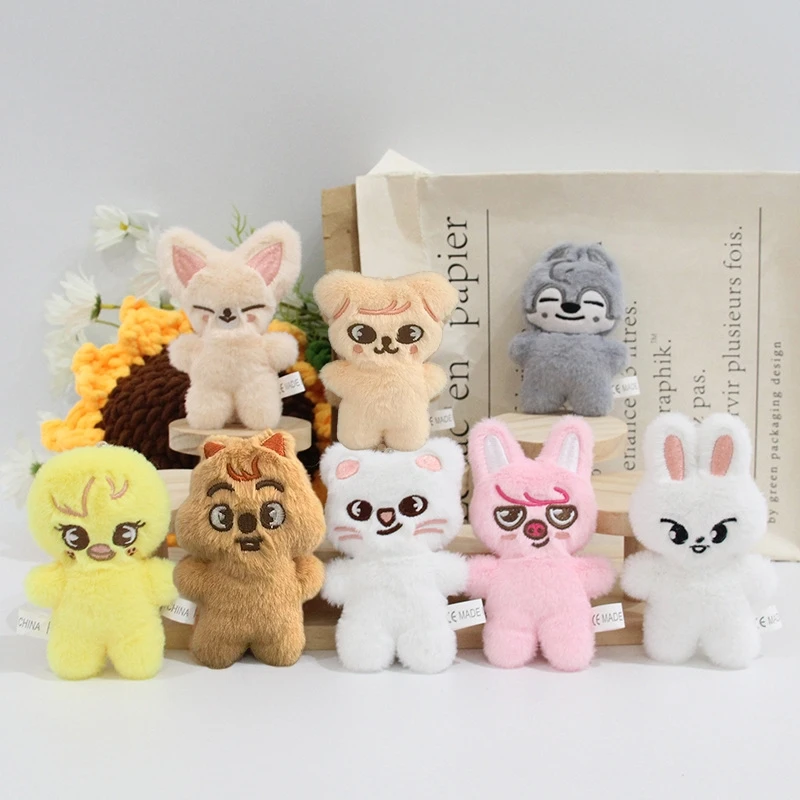 Nuevo llavero de juguete de peluche SKZOO, bonito colgante de juguete de peluche, Mini bolso de muñeca, colgante circundante, regalos de Festival para niños