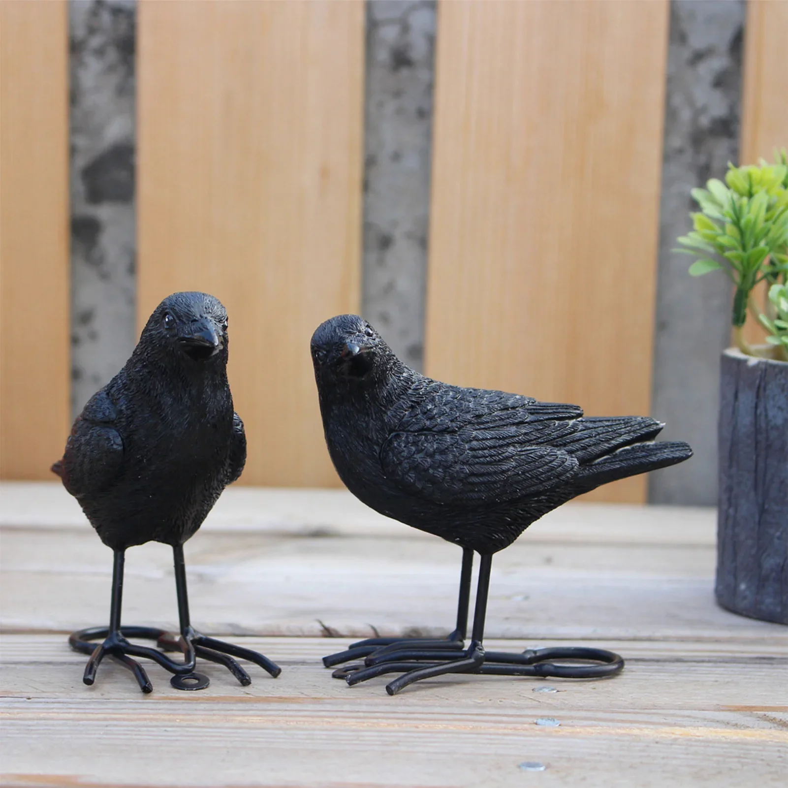 Decorative Crow Statue Resin Halloween Raven Figurine Realistic Bird Ornament for Home Garden Spooky Party Decor Halloween 2025