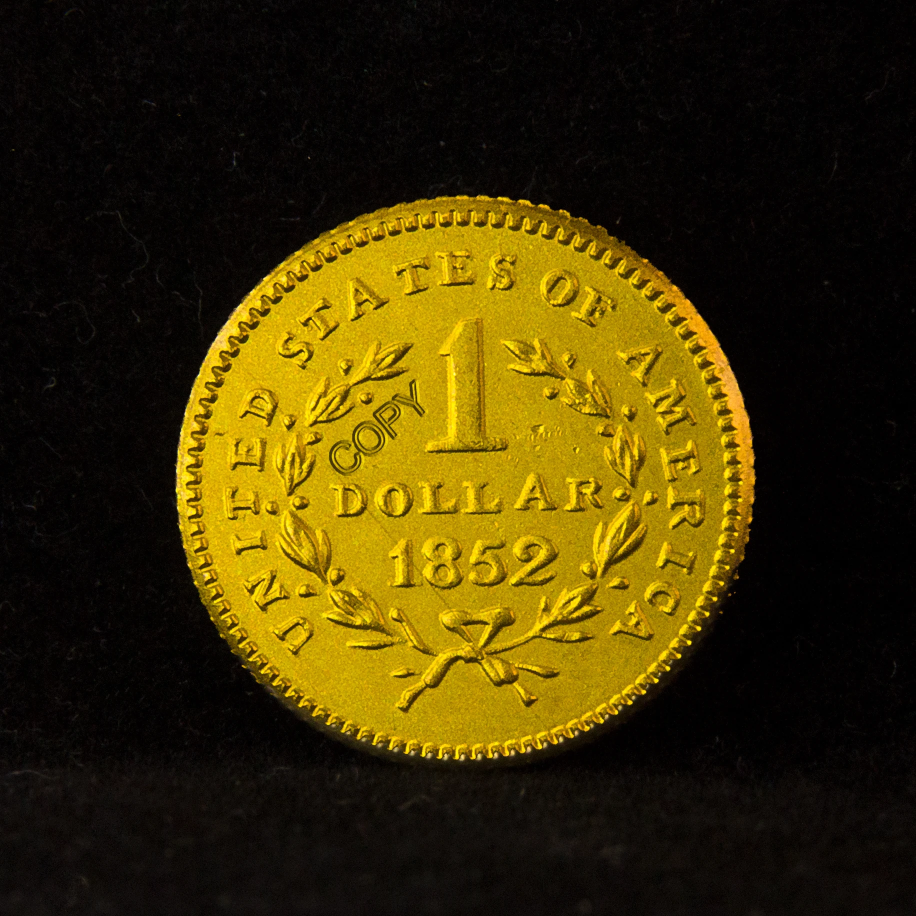 1849-1853 تمثال الحرية الأمريكي دولار واحد عملة ذهبية تاج صغير تذكارية 24K مطلية بالذهب تحصيل الصبي كلمة عملة