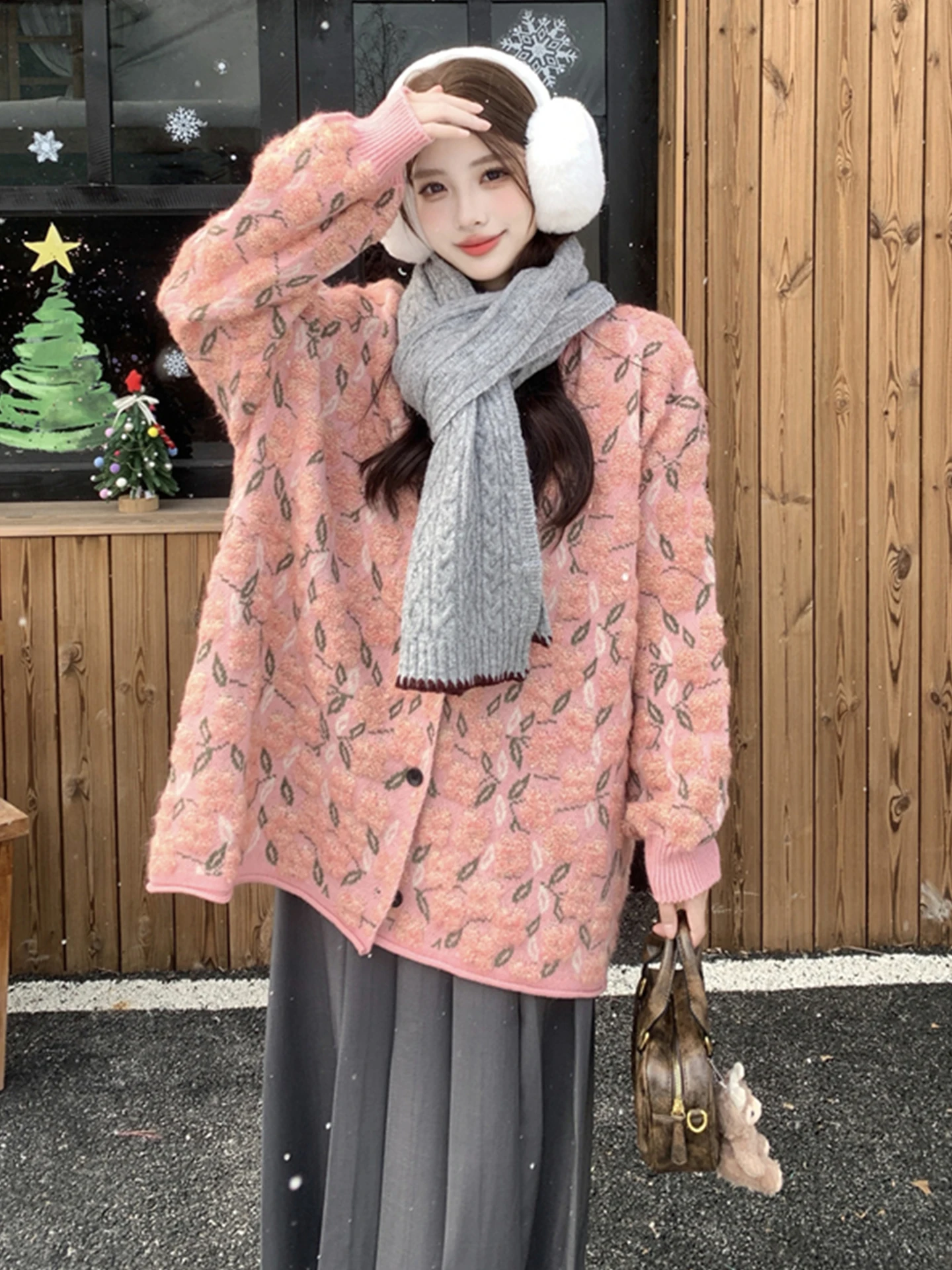 

Unique Large Size Women's Knitted Sweater Jaet Embroidered Flower Middle Length Lazy Sle Casual Comfortable Winter Coat