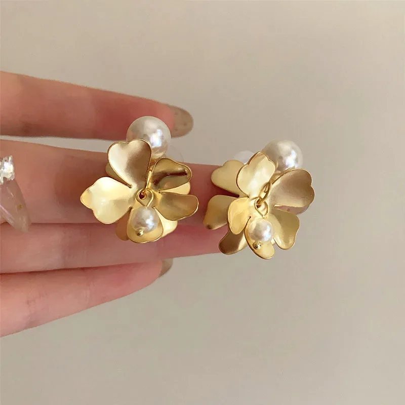

Vintage Flower Pearl Drop Earrings For Women 2025 trend Pendant Earrings Charm Jewelry Gifts For Girls Party Wedding Classic