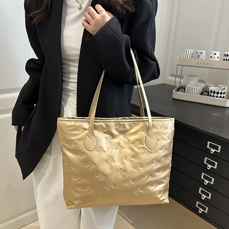 

Y2K Golden Women Tote Bags Fashion Embossing Bow Fashion French Style Chic Large Capacity Daily Commute Shoulder Bolsas De Mujer
