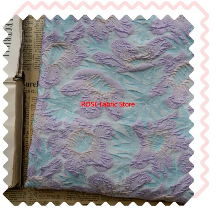 ผ้าแจ็คการ์ดลายนูนดอกไม้สีม่วงน้ำเงินขนาดใหญ่ 1 เมตร สำหรับตัดเย็บเสื้อผ้าแฟชั่น ชุดเดรส รองเท้า งาน DIY