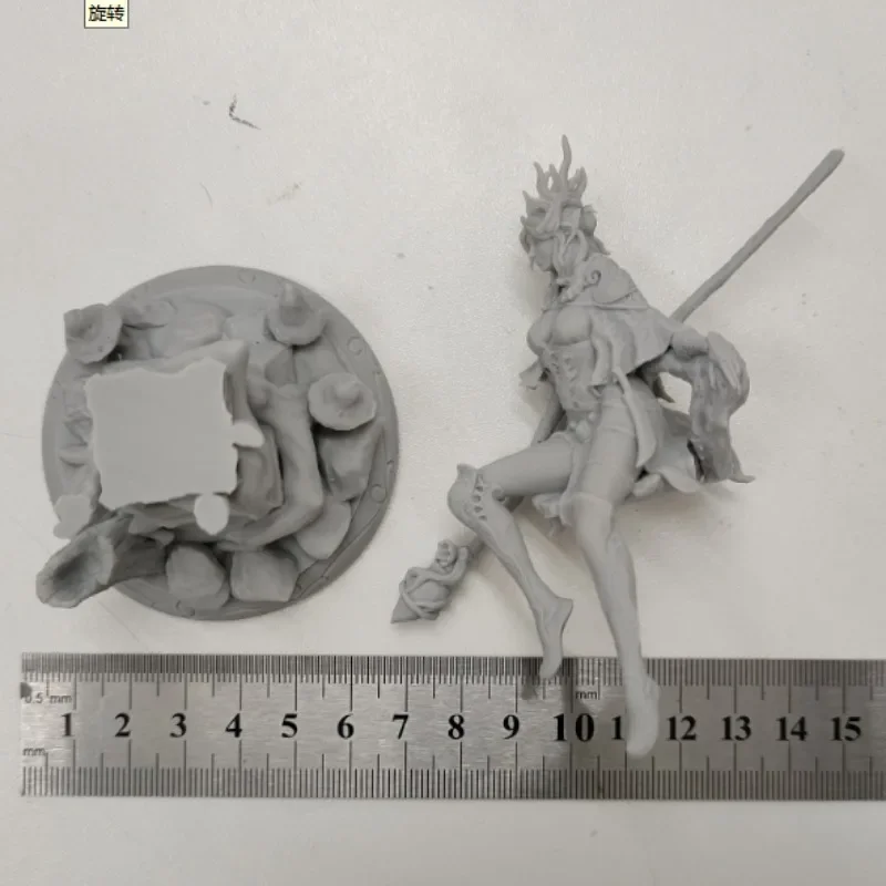 1/24 Resin Figure Model Kit Wizard Queen Magic Elf Witch Myth Game Miniature Unassembled and Unpainted Free Shipping