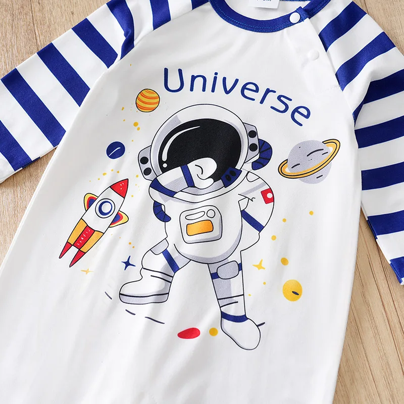 Spring and autumn cute newborn astronaut pattern jumpsuit, suitable for male babies